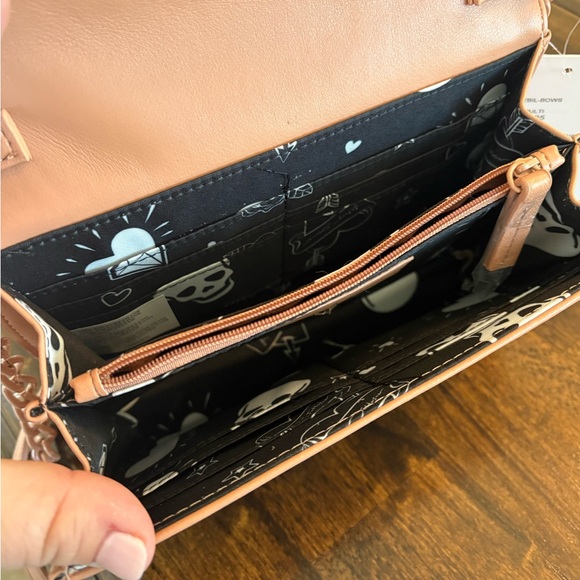 Betsey Johnson Coquette Crossbody purse. - Picture 7 of 7